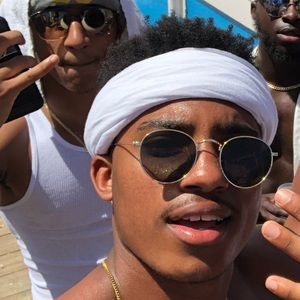 Meet your Posher, Robert